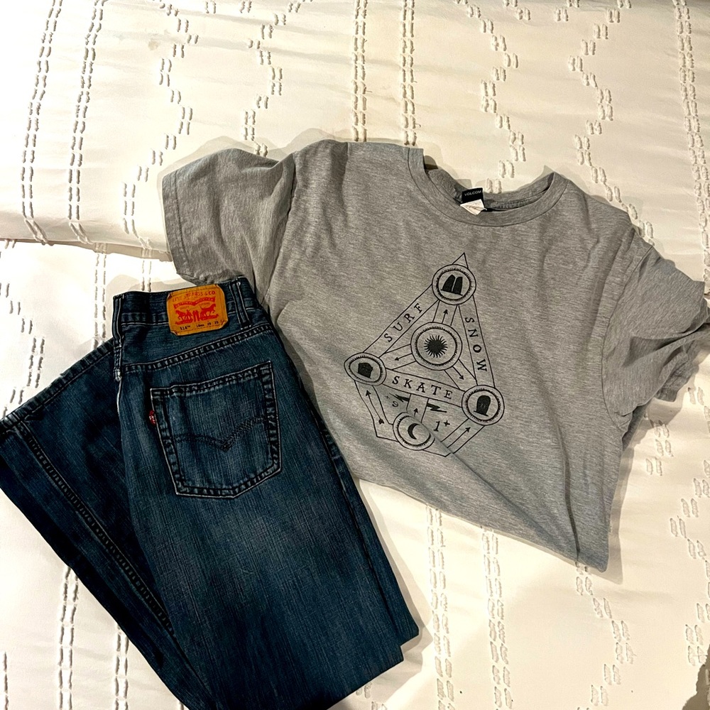Levis 514 Slim Straight Blue Jeans Mens W29 L29 and Volcom tee M
